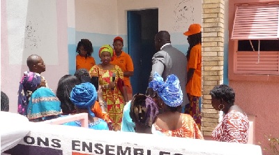 Visite guidée du centre par la Directrice du Centre et le personnel (Crédit : UN Women/ L. Sanka)