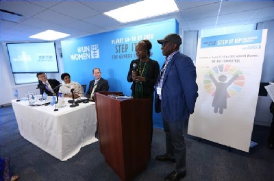 Madina Tall Coulibaly and Mamadou Coulibaly (Mali) announcing their pledge and commitment. Photo: UN Women/Ryan Brown