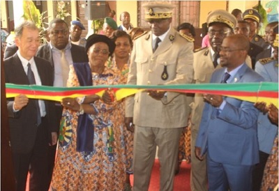 From L-R, Ambassador of Japan, Minister of Women’s Empowerment, Governor of the East Region, Representative of UN Women Cameroon cutting the ribbon for the Call Centre in Bertoua. Photo credit: J Fajong/UN Women