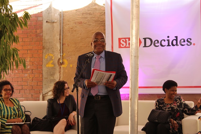 Foreground: Hon Dr Aaron Motsoaledi, Minister of Health, South Africa; Seated (L-R): Ms Nardos Bekele-Thomas, United Nations Resident Coordinator; Ms Laura Londen UNFPA Deputy Executive Director 