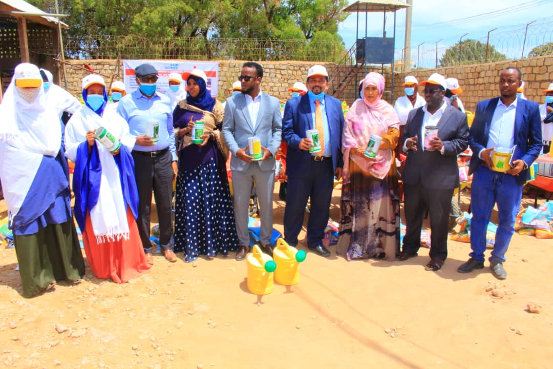 Ministry of Women -Somalia, UN Women and Care International at the seeds distribution