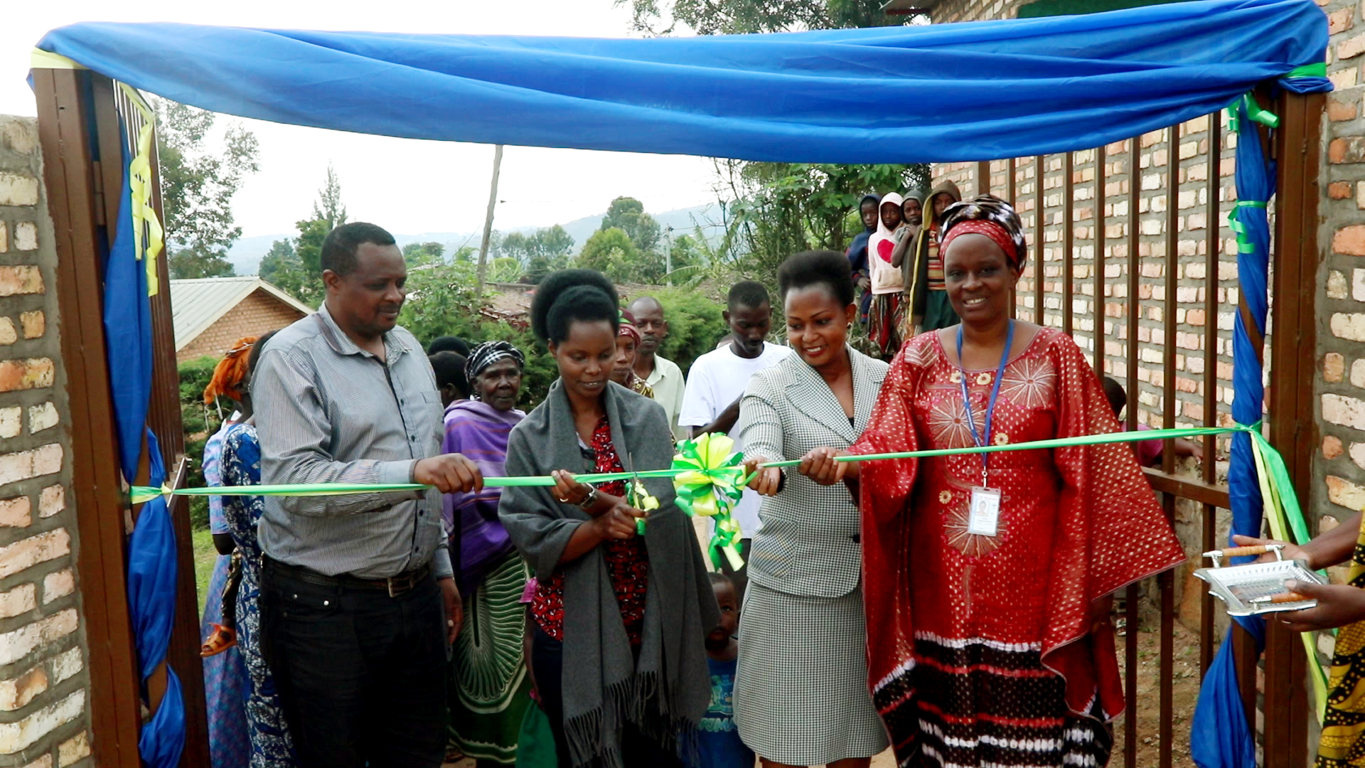 Nyaruguru District Vice Mayor Social Affairs, the Representative of Unilever Tea Rwanda, UN Women Project Manager and National Director of ADEPE officiating the opening of the ECDs. Photo: UN Women