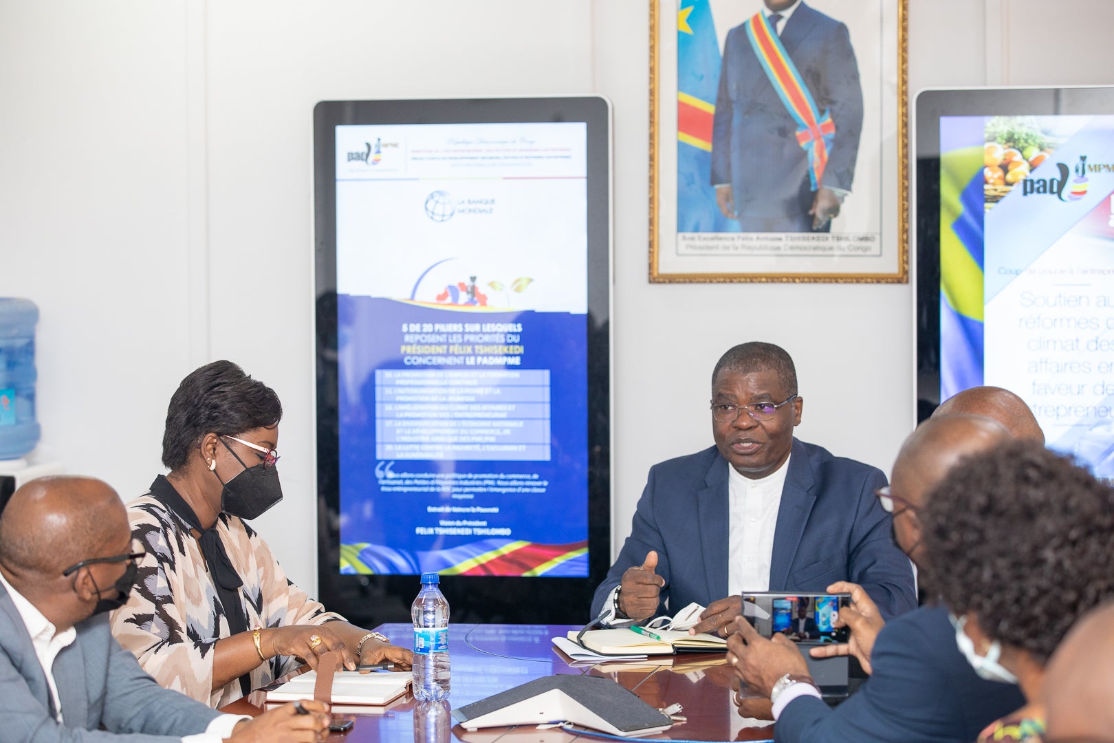 Rencontre entre la Directrice régionale et l'équipe de l’Unité de Coordination du Projet PADMPME. Photo © ONU Femmes/ Alioune NDIAYE