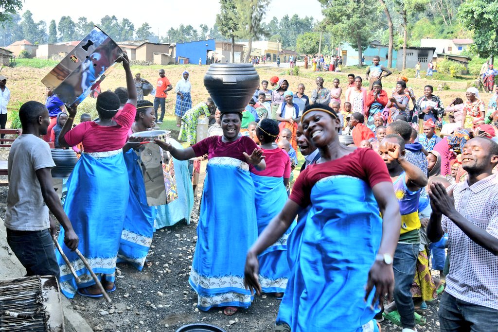Beneficiaries celebrating after receiving the kits in the Rubavu district. Photo: UN Women/Pearl Karungi.