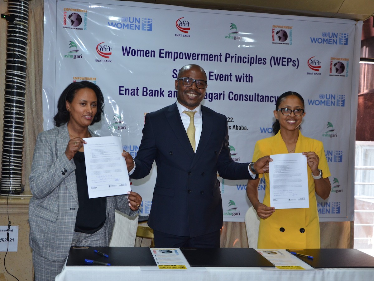 Mr. Schadrack Dusabe, Deputy Representative/ Head of Office a.i  witnesses  WEPs signing by Enat Bank and Ashagari Consulting Firm.  (Photo: UN Women/ Fikerte Abebe)