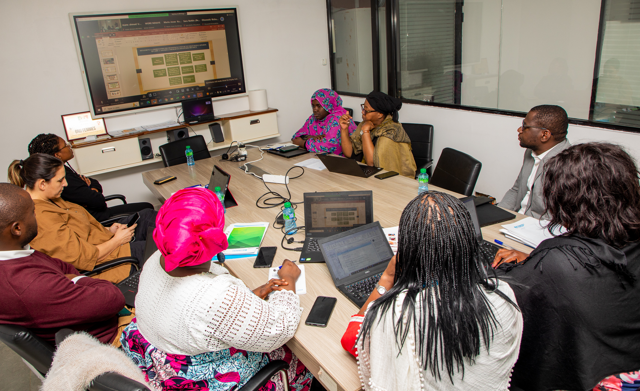 Photo de groupe webinaire sur l’accès des organisations féminines au financement en Afrique de l’Ouest est du Sahel.