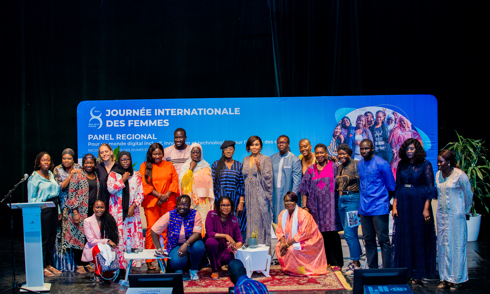 Journée Internationale de la Femme en Afrique: 300 jeunes lycéens et des décideurs se rencontrent à Dakar pour discuter d’une plus grande implication des femmes dans le numérique lors de la commémoration de la JIF.