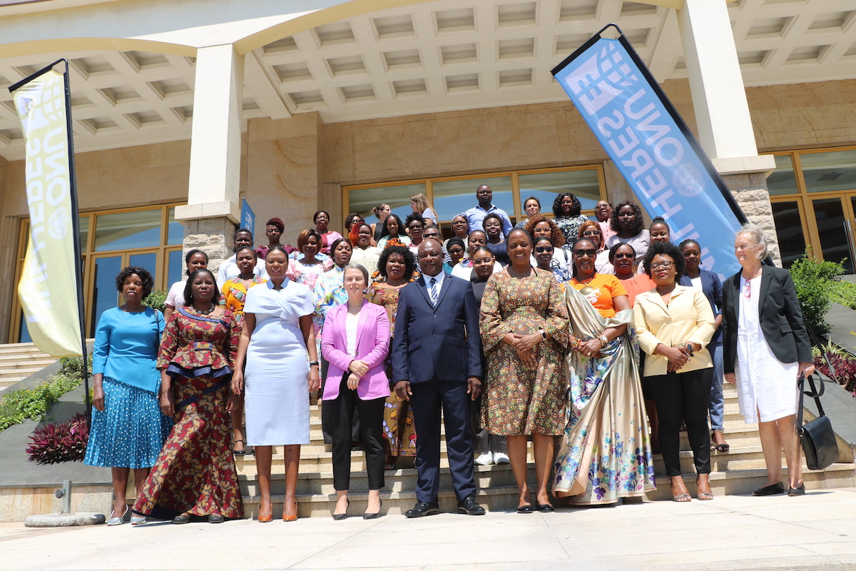 Group photo of the Delegates, together with Representatives from Norway, High Commission of Canada, Ministry of Gender, Children and Social Action, UN Resident Coordinator, UN Women Representative, and Female Ambassadors from the SADC Region (Credits: UN Women Mozambique)