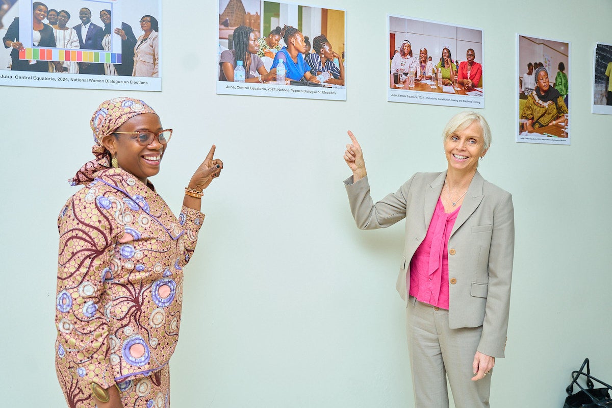  HE Ambassador of Norway Ms. Linken Nymann Berryman and UN Women Deputy Country Representative, Rukaya Mohammed during the photo exhibition. Photo: Sadia Shah, UN Women South Sudan