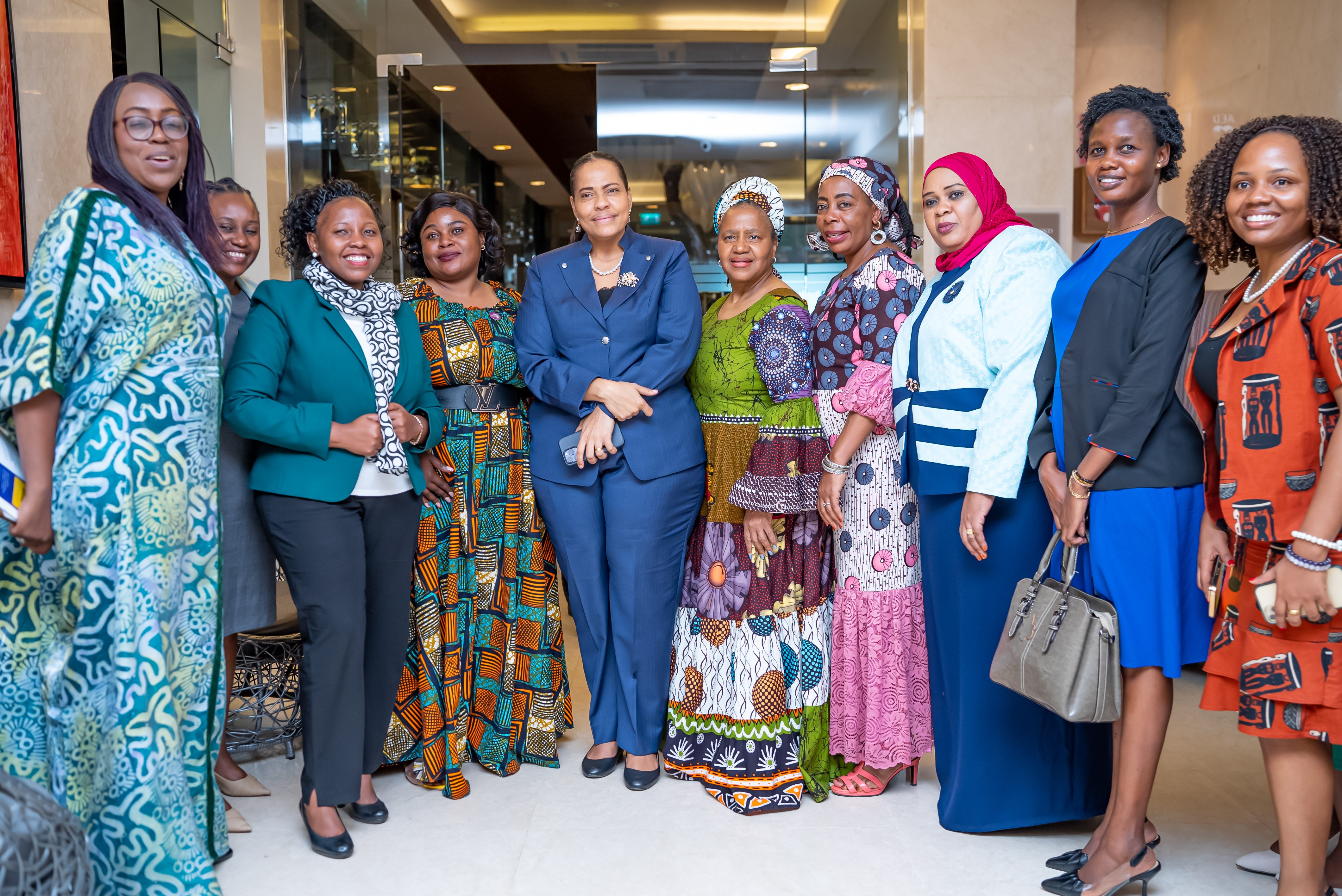 Speakers and participants on the sidelines of the meeting. Photo: UN Women