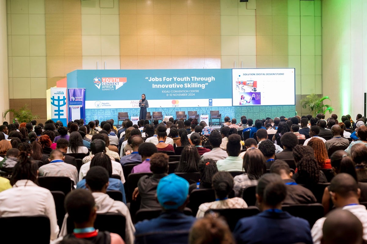 Ms. Grace Ussenge sharing her inspiring entrepreneurial journey to participants at the UN Women and Smart Africa parallel session at the Youth Connekt Africa Summit 2024.