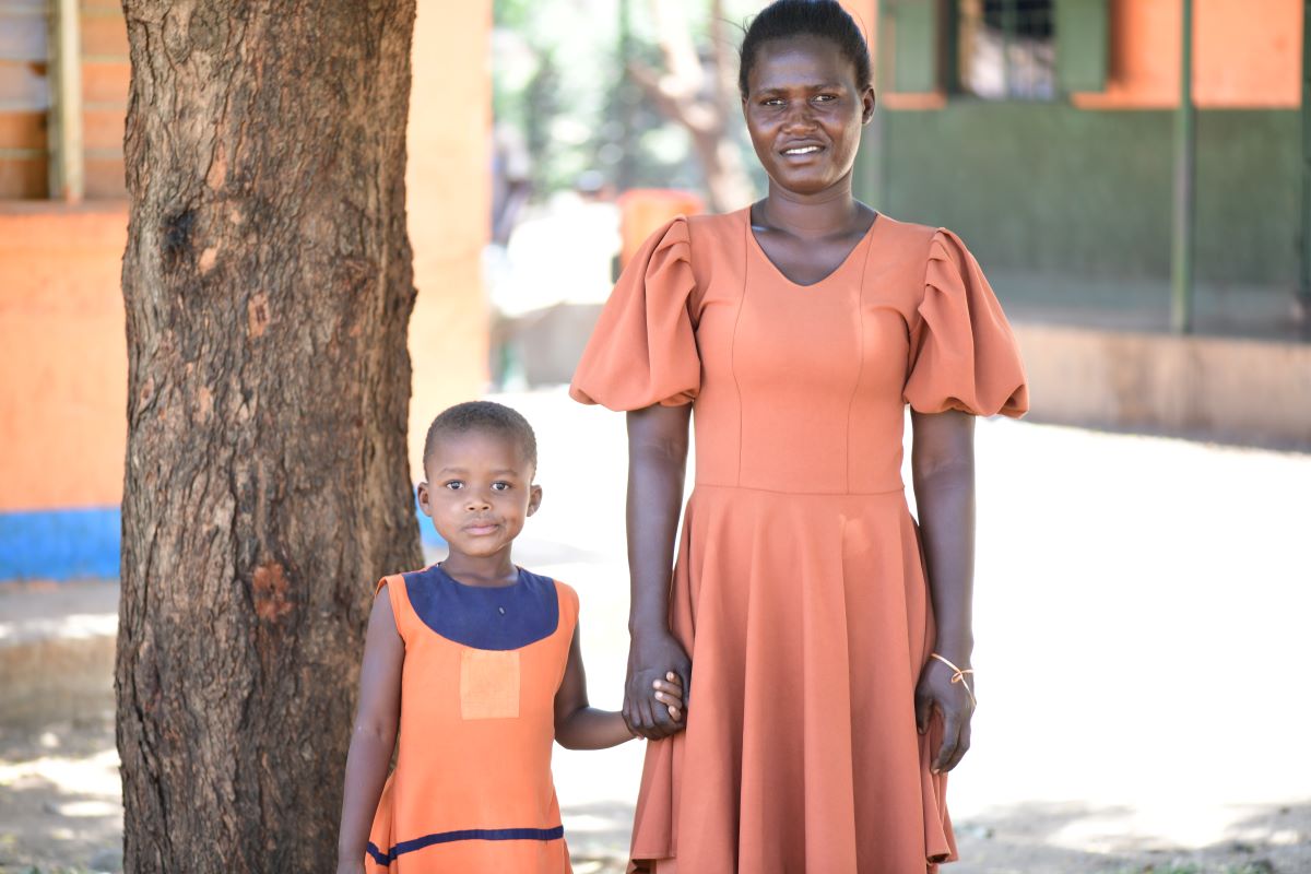 Gloria in a photo with her 5-year-old daughter Vanesa currently in lower primary 