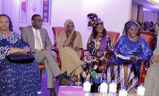 L-R : Mme Nicole Gakou, Mr Youssou Ndour, Mme Bintou Djibo, Dr Joséphine Odera, Mme Mariama Sarr (Photo credit : UN Women/Hamet Dio)