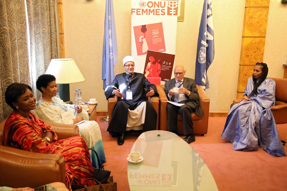 UN Women Executive Director Phumzile Mlambo-Ngcuka (second from left), Regional Goodwill Ambassador Jaha Dukureh (right) and Oulimata Sarr Regional Director a.i for UN Women West and Central Africa, meets with The Deputy Grand Imam of Al Azhar. Photo: UN Women/Dieynaba Niabaly