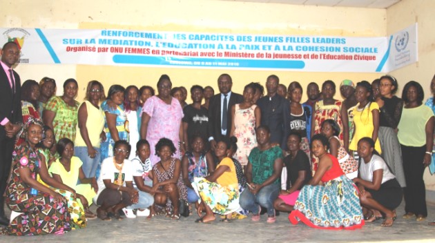 Participants and trainers attending the training posing for a family photograph.  Photo credit: Emeline Evina/HeForShe Volunteer/UN Women.