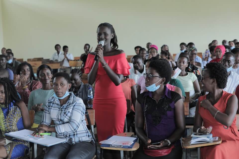 Young academics committing to be ‘generation equality’ at the Women’s Month event organized by UN Women and the Université Lumière in Bujumbura, Burundi, on 26 March 2021.