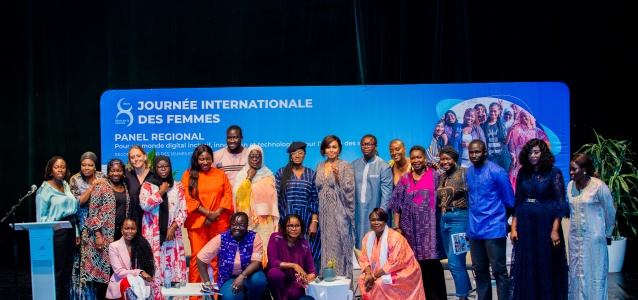 Journée Internationale de la Femme en Afrique: 300 jeunes lycéens et des décideurs se rencontrent à Dakar pour discuter d’une plus grande implication des femmes dans le numérique lors de la commémoration de la JIF.